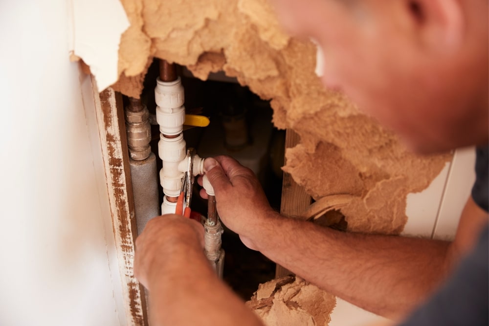 What To Do If You Have A Burst Pipe? - Blogs