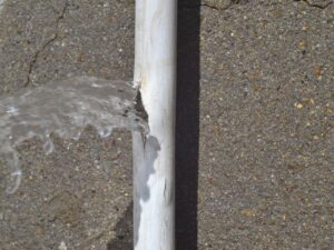 pipe burst open because of the effect of hot water